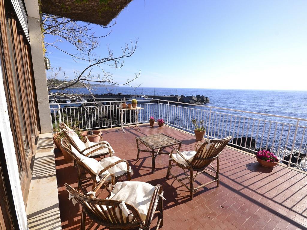 Cozy Holiday Home In Pozzillo With Terrace Acireale Exterior foto