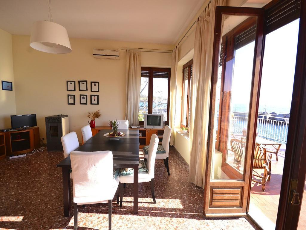 Cozy Holiday Home In Pozzillo With Terrace Acireale Exterior foto