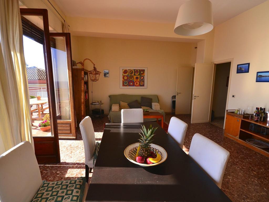 Cozy Holiday Home In Pozzillo With Terrace Acireale Exterior foto