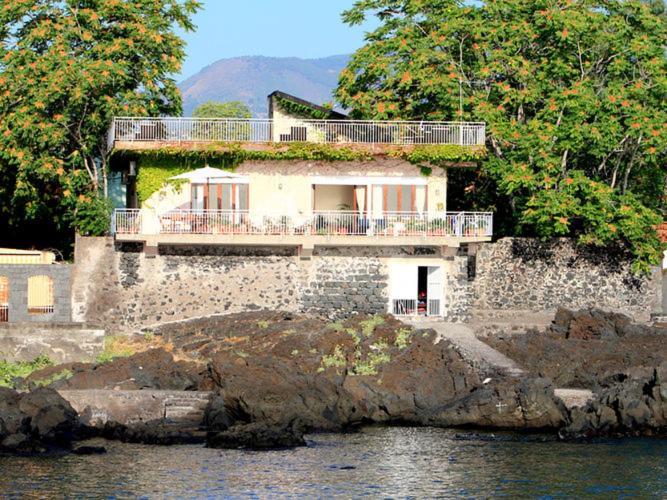 Cozy Holiday Home In Pozzillo With Terrace Acireale Exterior foto